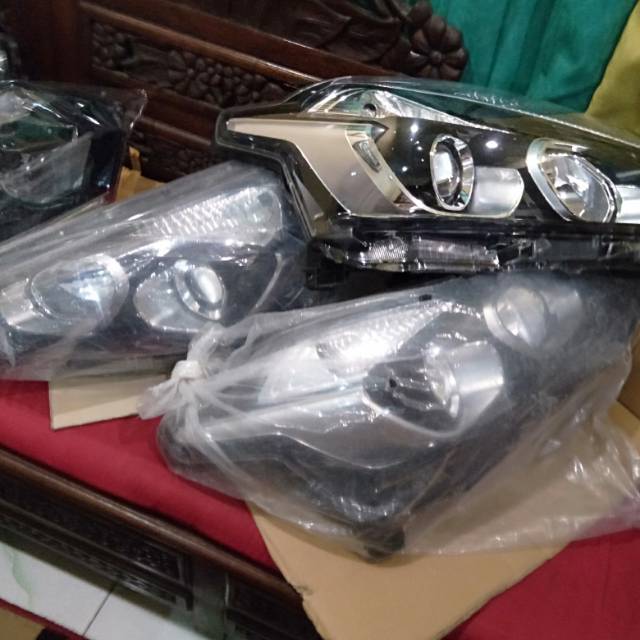 Headlamp Toyota Sienta