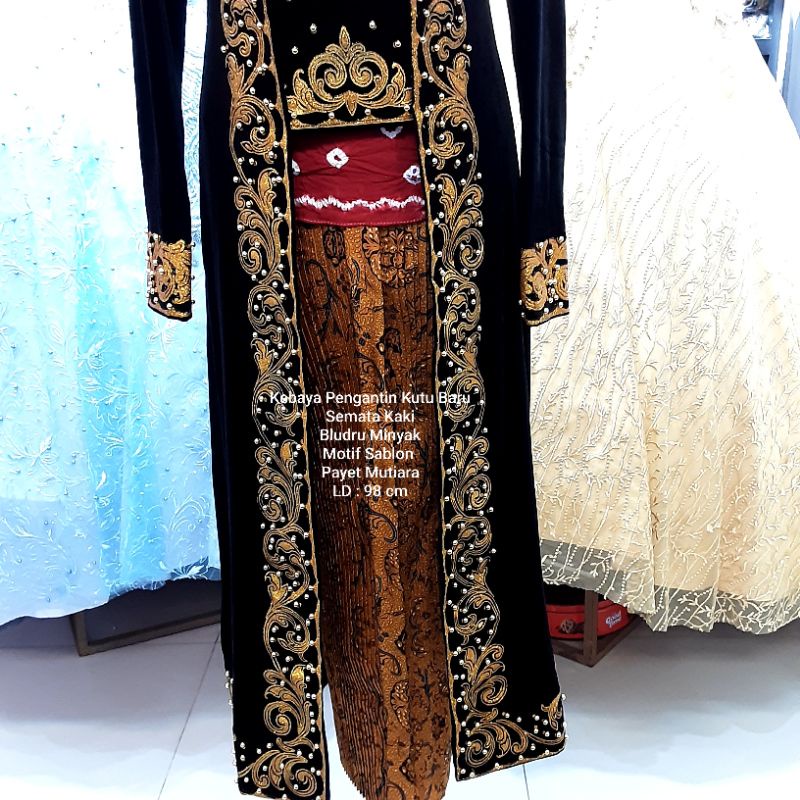 Kebaya Pengantin  bludru Kutu Baru standrat