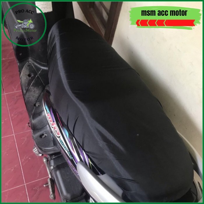 Cover Sarung Jok Motor Anti Air Fazzio Mio Beat Scoopy Genio Gear Fino Soul GT Vario 110 125 150 dll (cod)