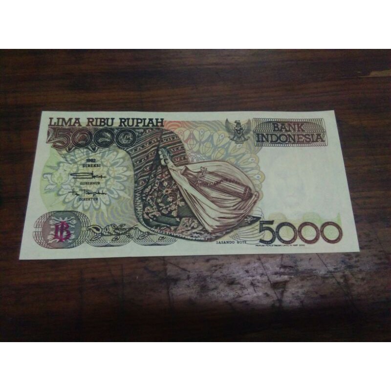 Uang kuno 5 ribu rupiah Sasando Rote tahun emisi 1992