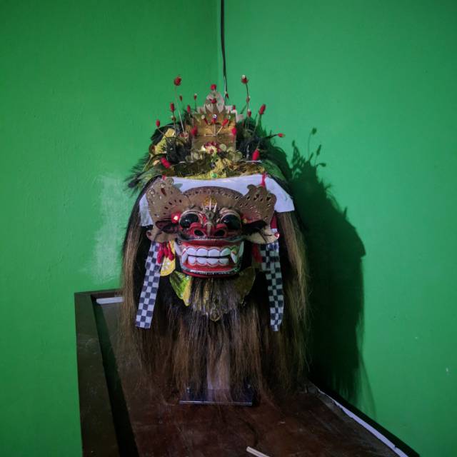 Miniatur barong bali