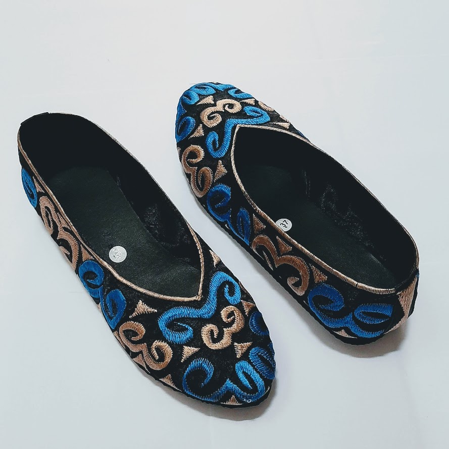 etnik fashion sepatu wanita flat slip on bordir kumis biru