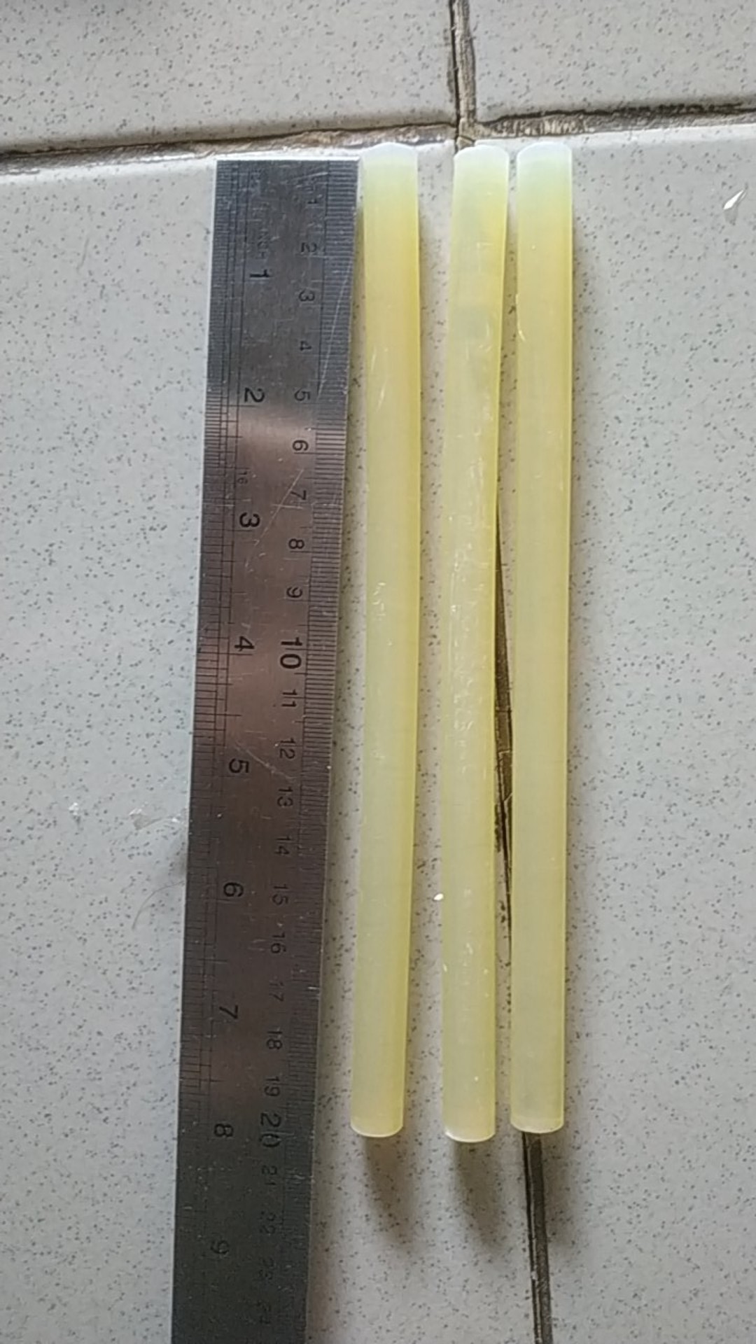 Isi Refill Lem Tembak Besar 10mm X 30cm