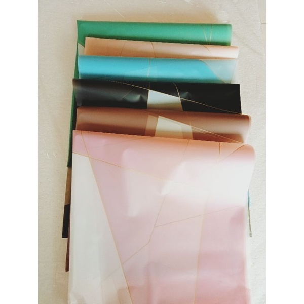 

BUKET BUNGA POLOS LIST EMAS/BUCKET KADO/BUCKET PAPER