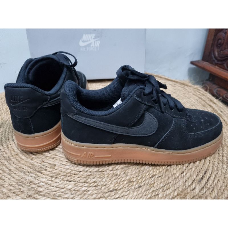 Sepatu Nike Air Force 1 07 SE Black Gum