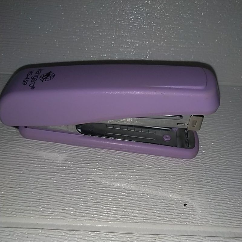 starples kangaro besar/stapler