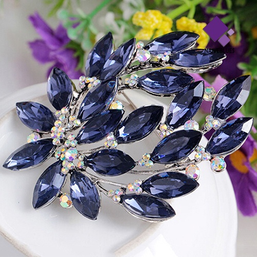 Bros Bentuk Bunga Sapphire Biru Bahan Zircon Alloy Untuk Wanita