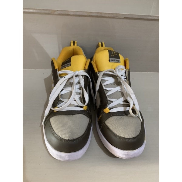 sepatu precise
