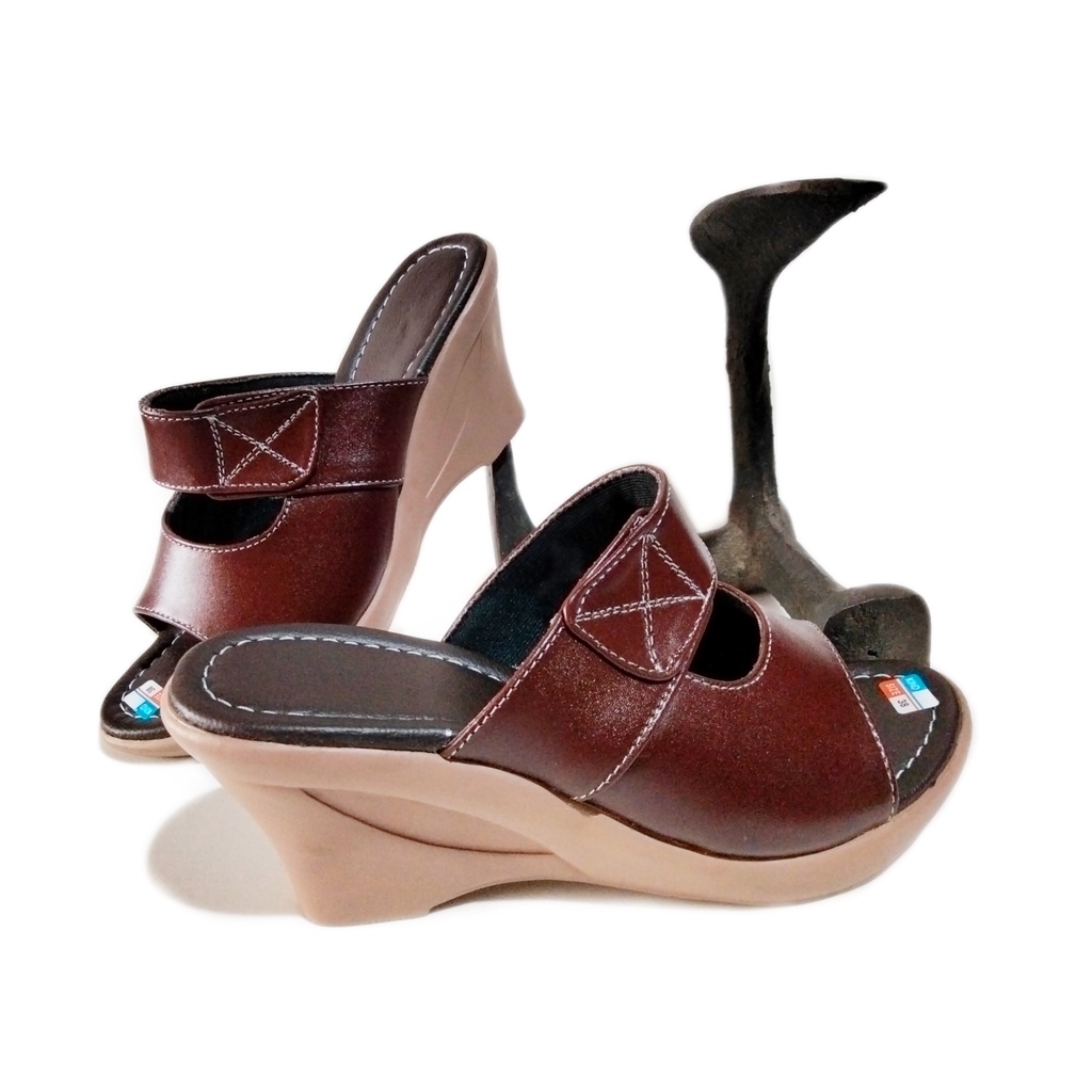 Wedges wanita bahan kulit asli ori  - selop kokop hak 7 cm