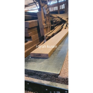 papan kayu lis kayu 7cm x 1,5cm serut 4 sisi