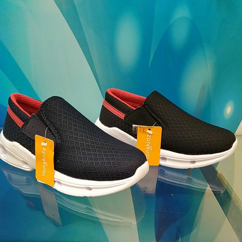 sepatu sekolah anak yongkidz