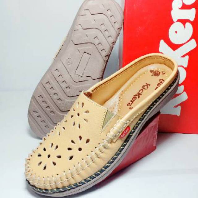 Sandal selop Kickers cewek warna mocca ( kulit asli )