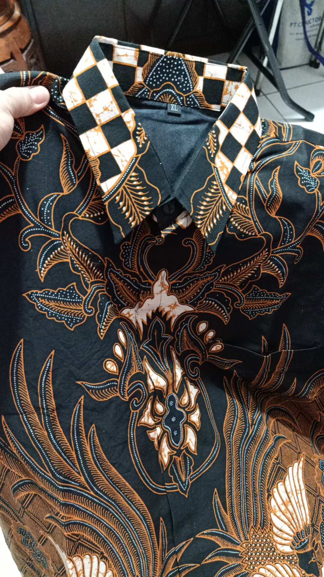 Krisna Mukti  Kemeja Batik Pria Lengan Pendek Bahan Katun Batu Raden Full Furing