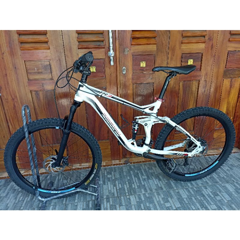 sepeda mtb adrenaline tr3 bukan tr1 tr2 xc1 xc2 xc3 fr am