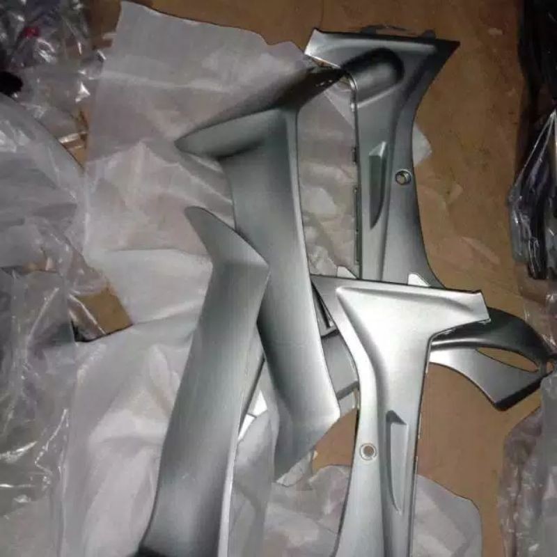 cover Sayap luar dalam Yamaha fizr silver