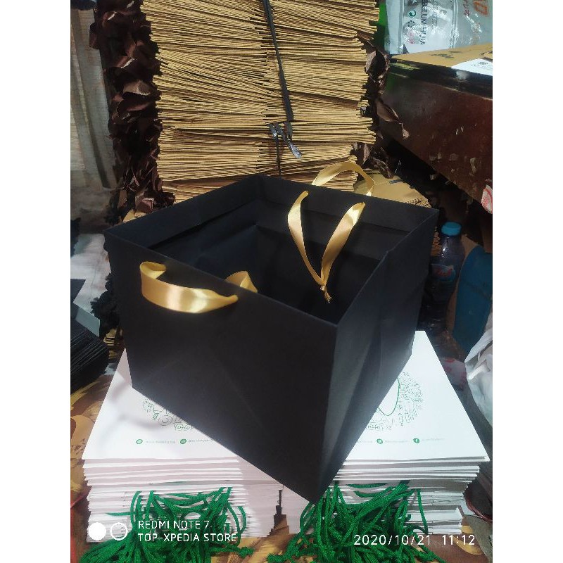 

paperbag custom size bahan jemani hitam P30xL30xT30