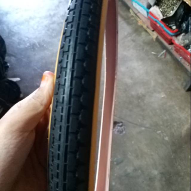 Ban luar sepeda ukuran 24 x 1.75 less kuning mentah