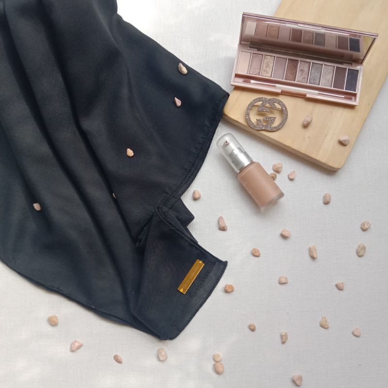 Hijab Segi Empat Paris Premium-black