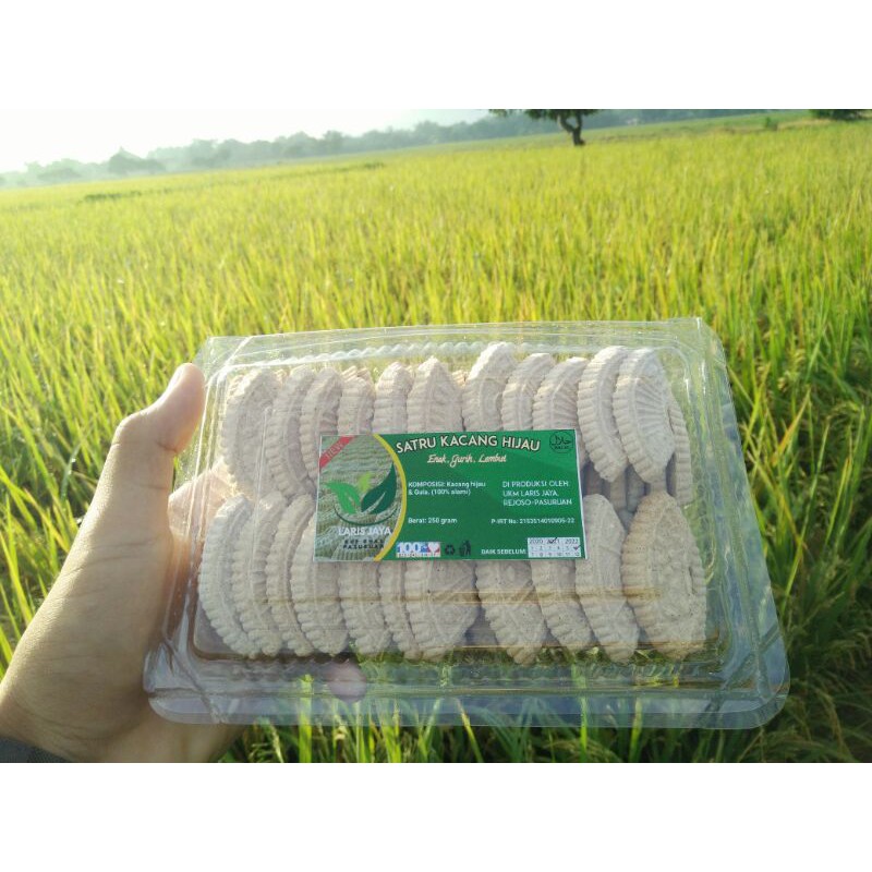 

Kue lebaran/Kue tradisional/Kue kering satru kacang hijau khas Pasuruan 500gr