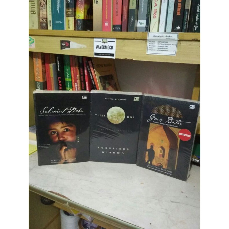 Paket Agustinus Wibowo - Titik Nol - Selimut Debu - Garis Batas