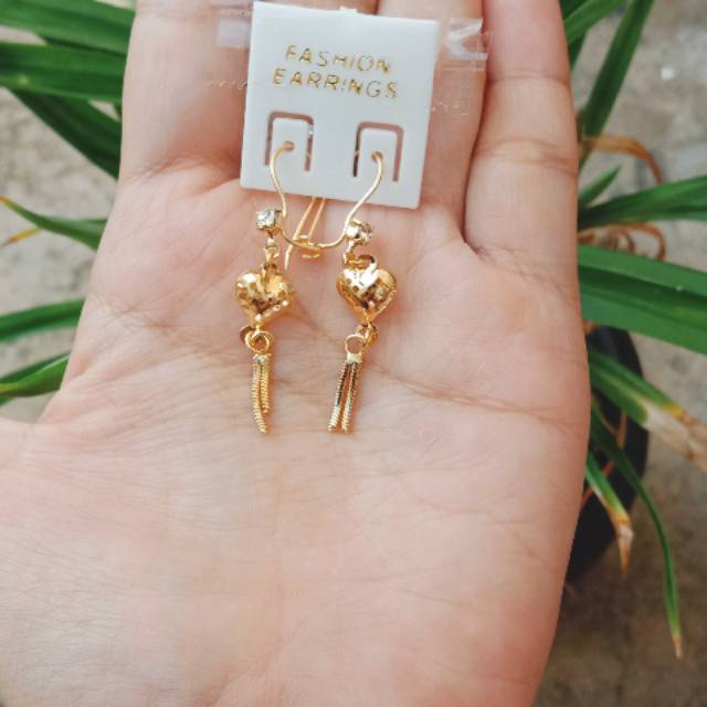 anting berbahan dasar koin uang 1991