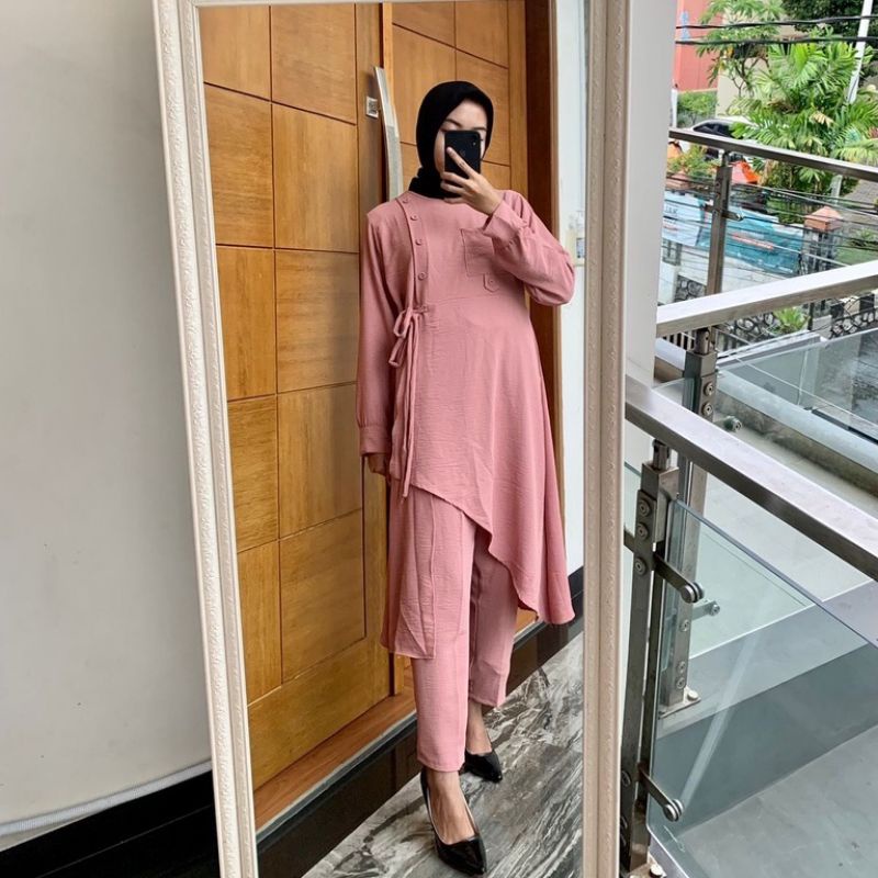 SETELAN CELANA CRINKLE ZARA
