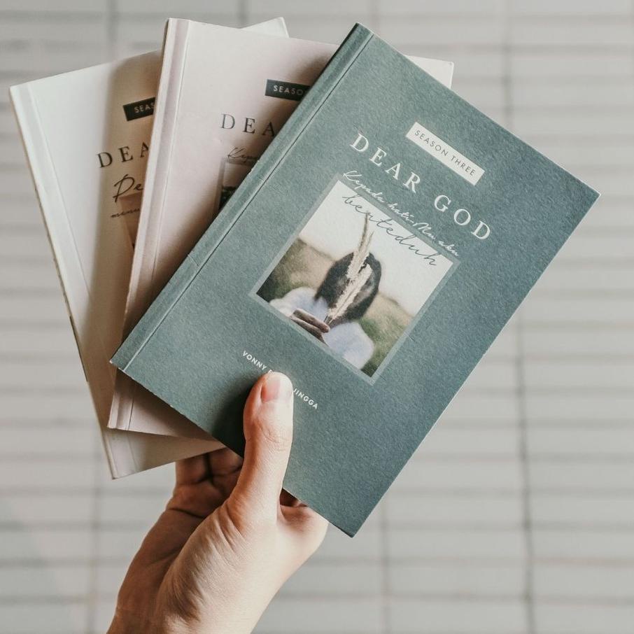 Swip up BUKU DEAR GOD JOURNAL - PERJALANAN MENUJU KEPADA HATI TUHAN | Ready Stok | Termurah | Grosir