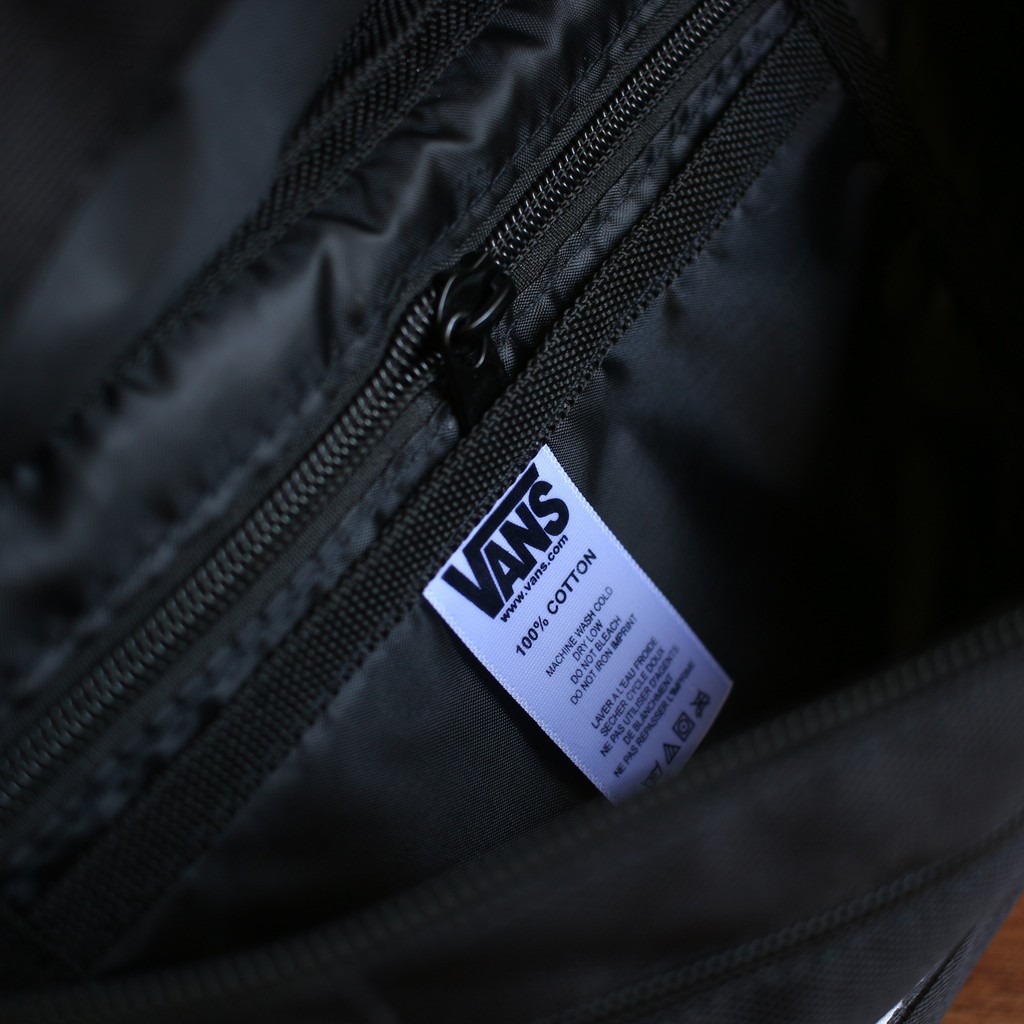 RESTOCK - Vans waistbag - vans off the wall - waistbag vans - tas vans - waistbag vans big logo