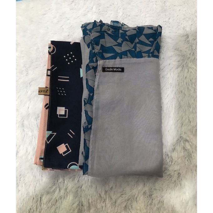 PRELOVED HIJAB SEGI EMPAT