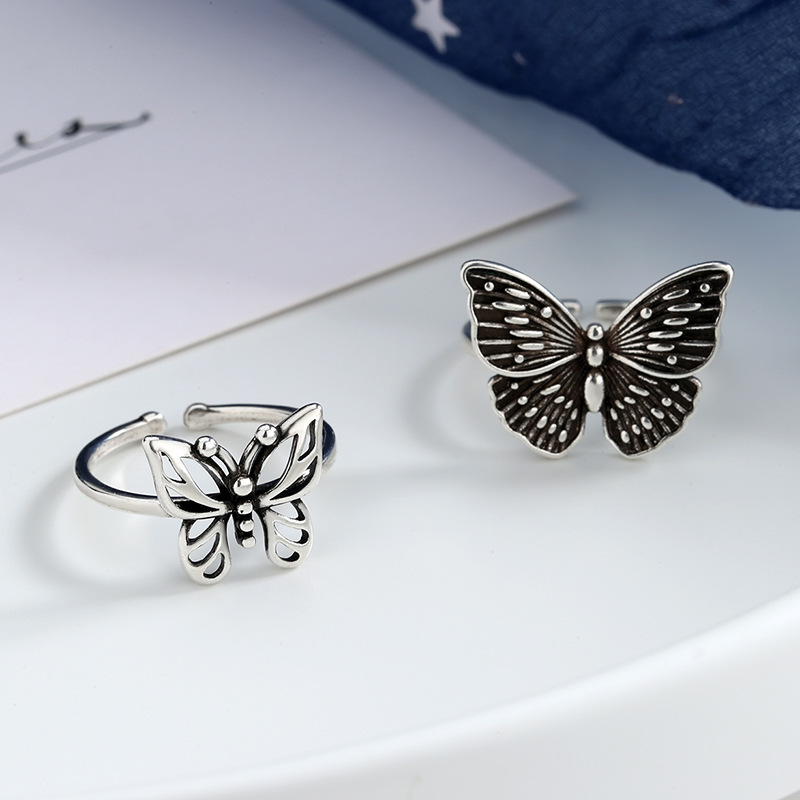 Cincin Model Terbuka Desain Kupu-Kupu Hollow Gaya Vintage Retro Untuk Wanita