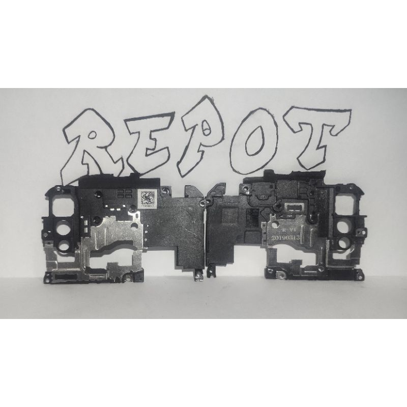 Tutup mesin Realme 3