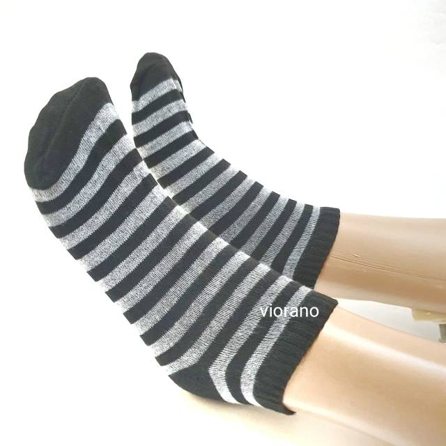 Kaos Kaki Trendy Salur Garis-garis Hitam putih  Semata Kaki Murah Berkualitas