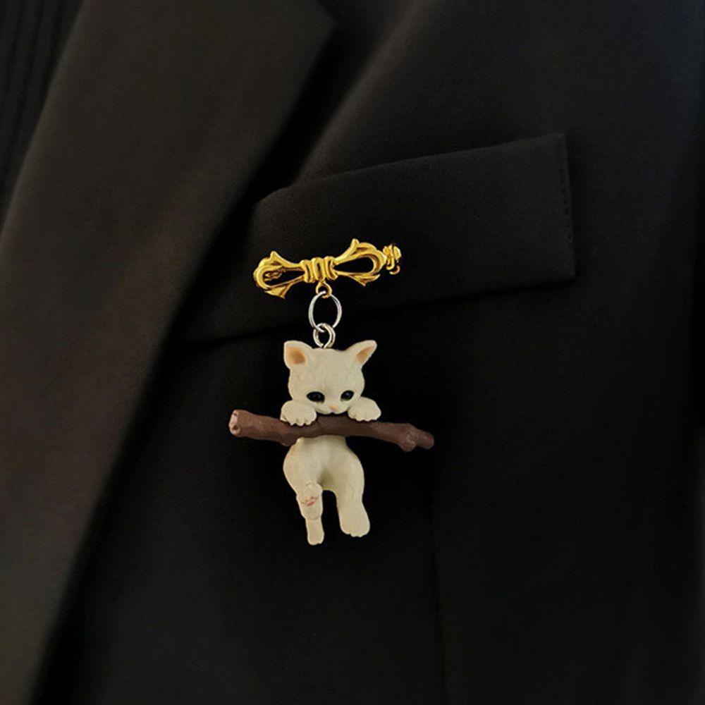 Agustin 3D Kucing Bros Lucu Dekorasi Resin Desain Kartun Memegang Cabang Kucing Gadis Gaya Korea Lencana