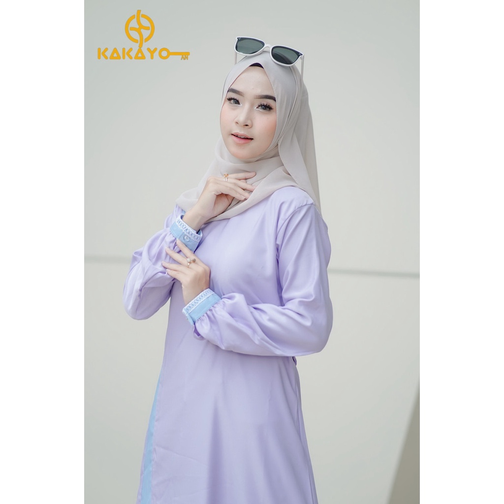 Gamis muslimah edisi khusus dari Kakayo dengan material dari Maxmara yg lembut di kombinasikan dengan kain diamond yg elegan, memakai renda yg cantik. produk edisi khusus bisa COD dan di jamin Original dari KAKAYO