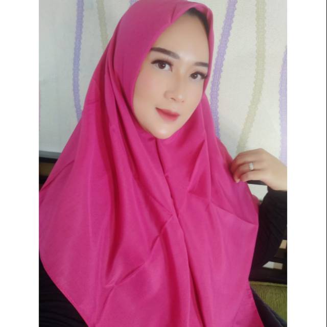 HIJAB KERUDUNG SEGI EMPAT PINK POLOS SAUDIA LEXUE STYLE 01