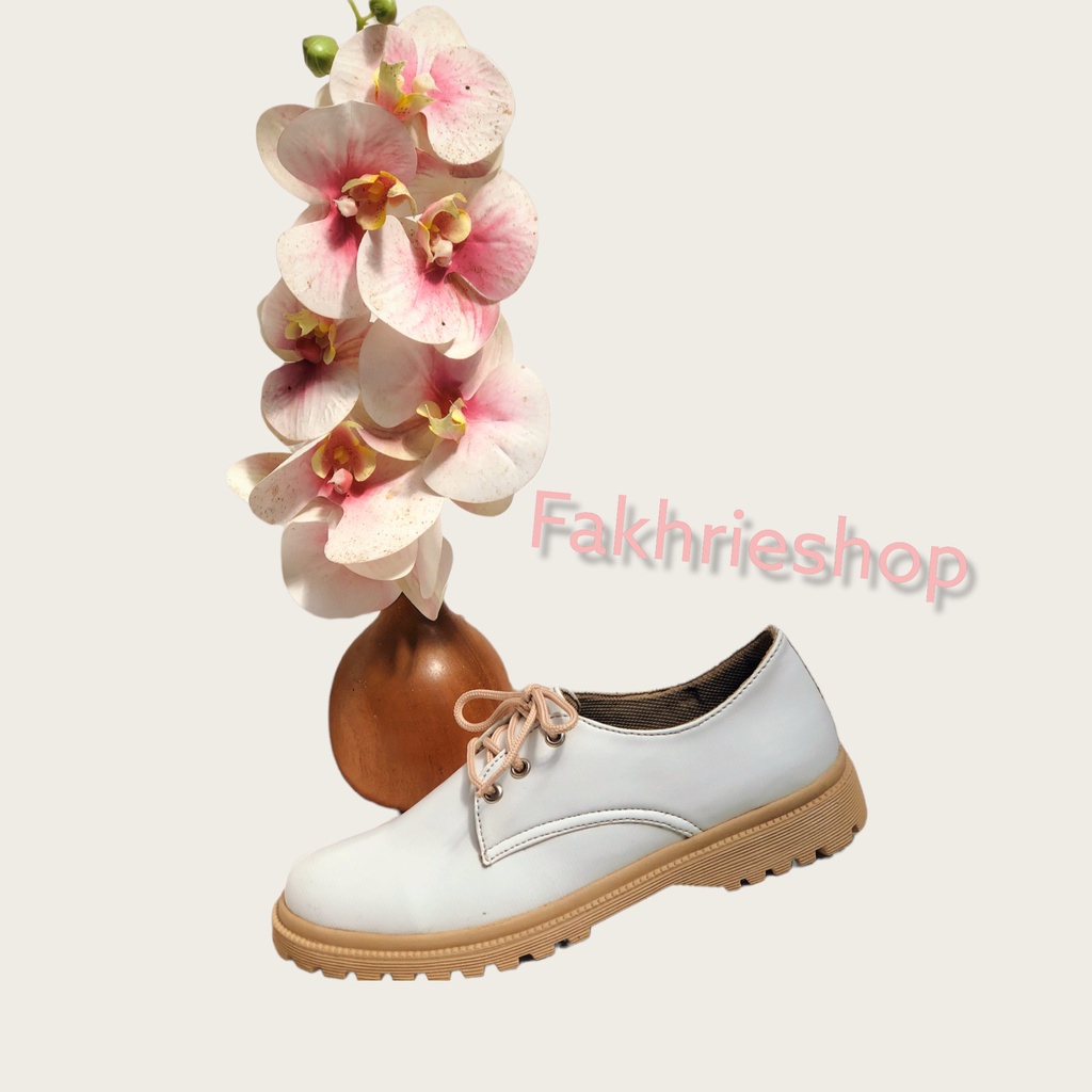 Sepatu Wanita Oxford Loafers / Sepatu Low Boots White Premium 0218