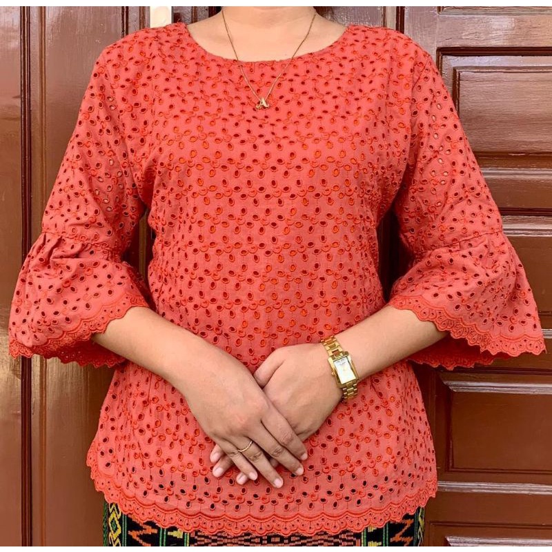 Blus katun bolong