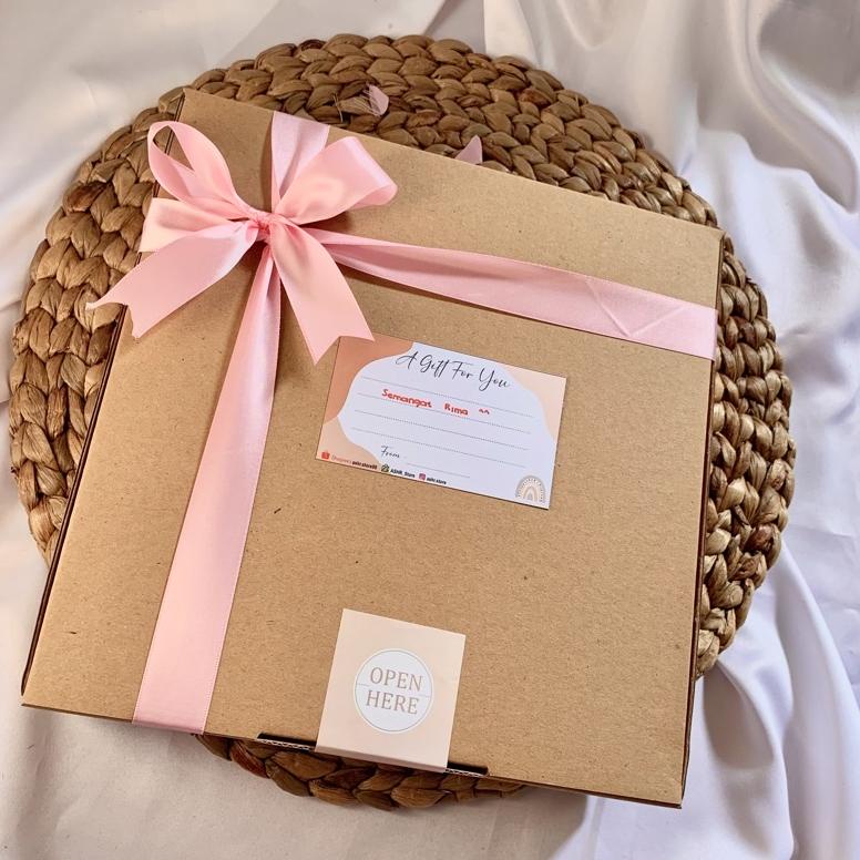 

[KODE WH8ZW] HAMPERS / GIFT BOX / SNACK BOX / KADO ULANG TAHUN / VALENTINE / ANNIVERSARY - parcel lebaran parcel idul fitri parcel idulfitri merah