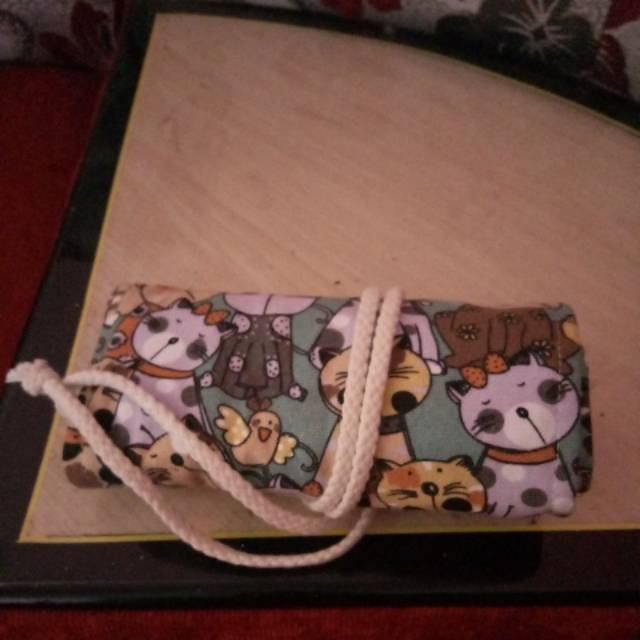 

Tempat Pensil Gulung