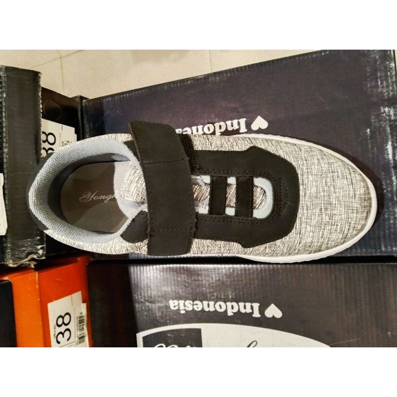 sepatu casual tali Yongki Komaladi wanita
