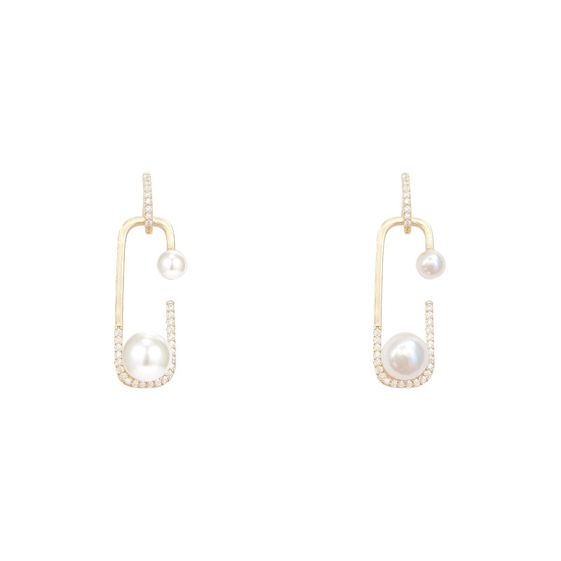 Anting Tusuk Gantung Bahan Sterling Silver 925 Hias Mutiara Gaya Barok / Elegan Untuk Wanita