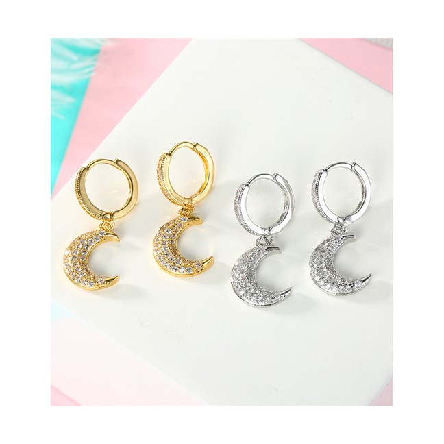 LRC Anting Tusuk Fashion Golden Diamond Moon Earrings D67290