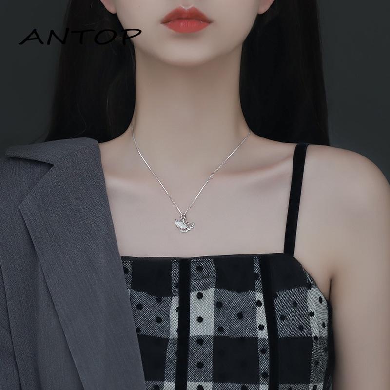 1 Pcs Korea Kalung Wanita Titanium Anti Karat Perak Ginkgo Biloba Melubangi Chain Necklace ANTOP