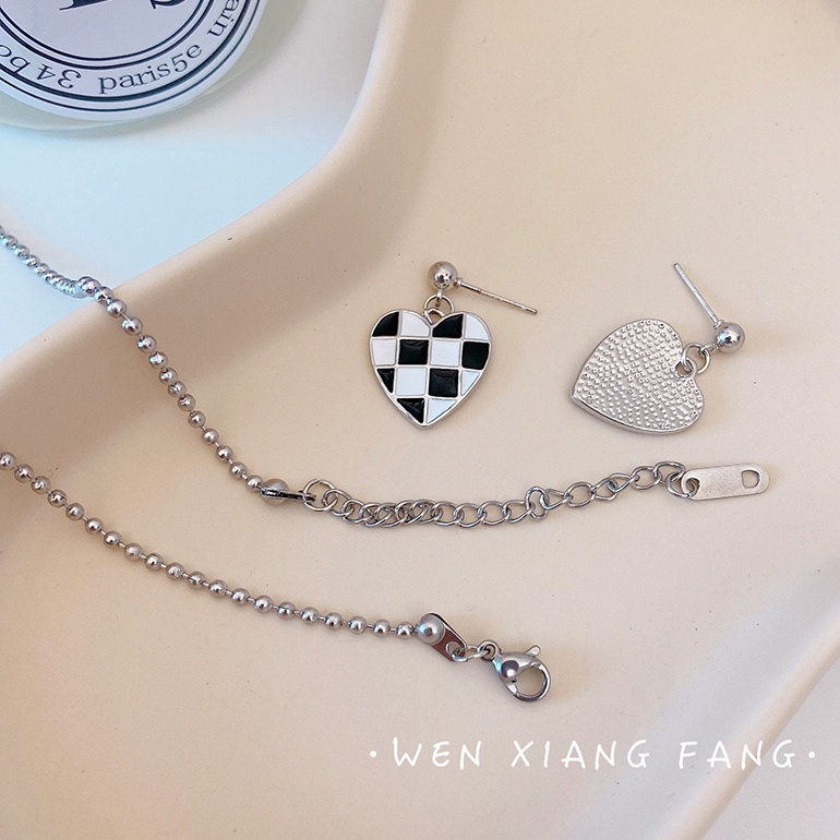 Kalung Rantai Klavikula Desain Papan Catur Hati 2021 Untuk Wanita