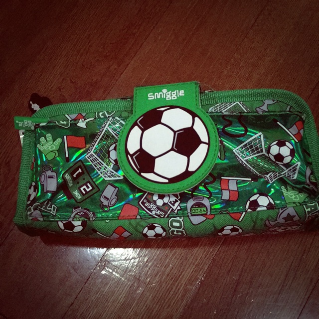 

Tempat pensil Smiggle