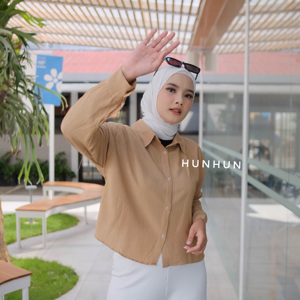 Hanin Crop Rayon Crincle/ Kemeja Crop fhanel Premium Keisya Crinkle AirFlow/ KEMEJA CRINCLE PUSATGROSIR_SOLO-HANIN CROP MOKA