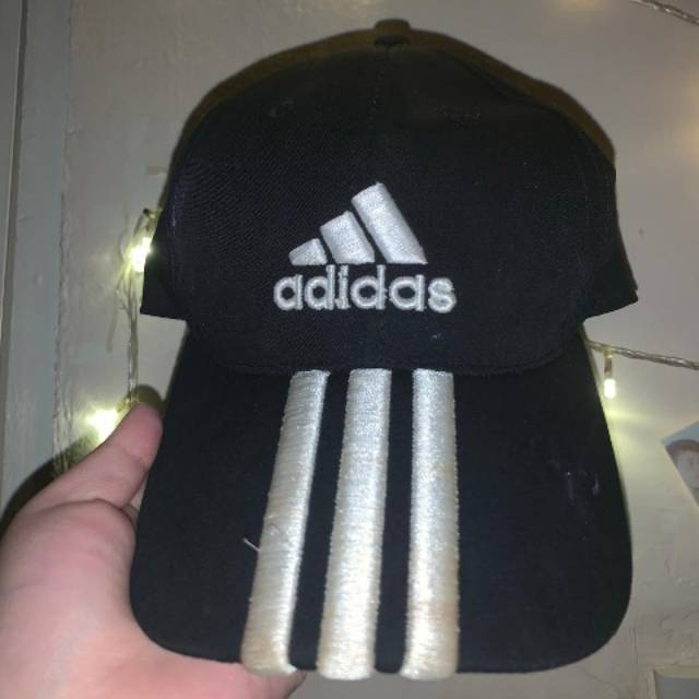 Preloved Topi Adidas