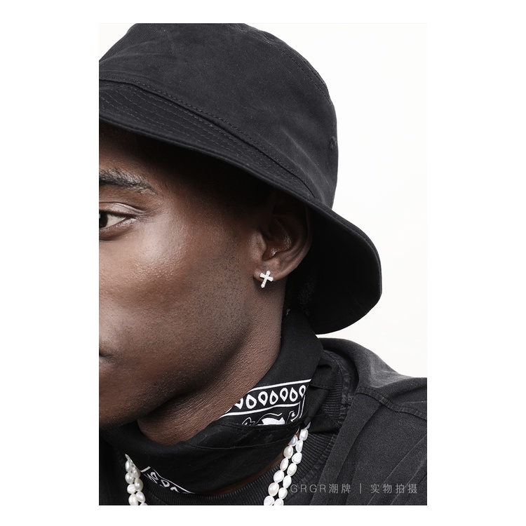 Anting Tusuk Sterling Silver 925 Desain Salib Hias zircon Gaya hip hop Untuk Pria / Wanita