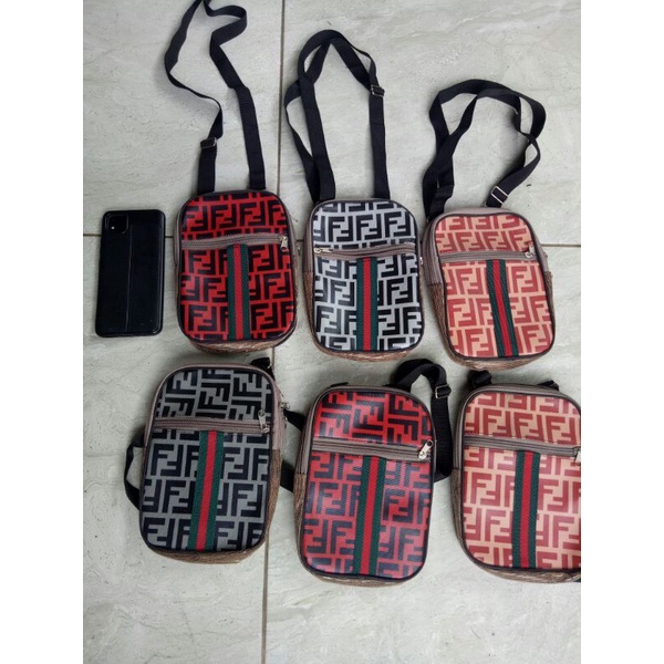 Tas wanita slempang tempat hp dan dompet