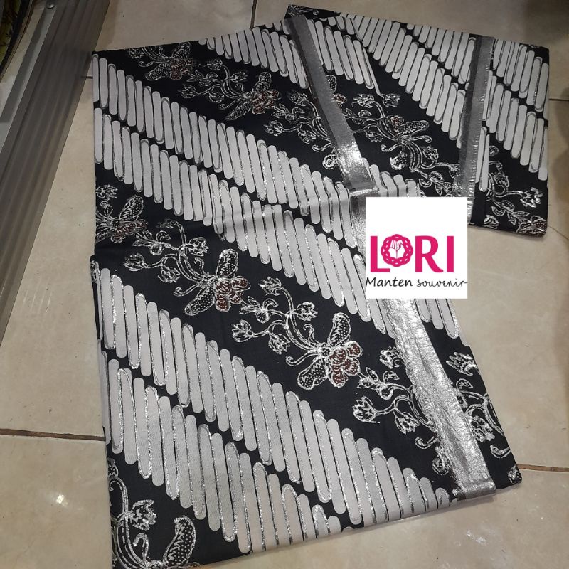 Jarik Manten Sunda Motif Lereng Stick Putih Prada Silver